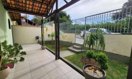Casa no Pioneiros com 4 Quartos a venda em Ouro Branco