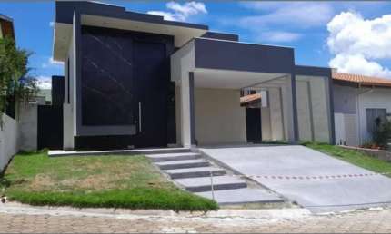 A casa Térrea à venda no Condomínio Recanto do Guará em Campinas/SP.