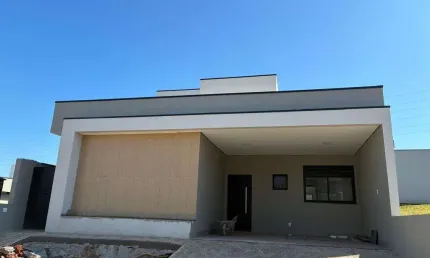 Casa térrea à venda no Condomínio Santorini em Paulínia/SP.