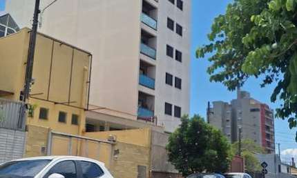 Apartamento à venda no Edifício Porto Velho no Taquaral em Campinas/SP.