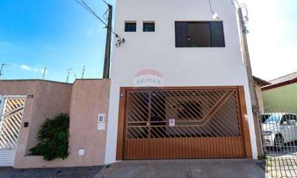 Casa à venda em Jundiaí, na Vila Rio Branco, próxima ao Maxi Shopping com 2 quartos e edícula.