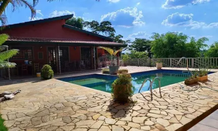 Chácara a venda com 3 dormitórios/quartos, sendo 1 suíte em excelente localização
