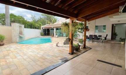 Lindo Sobrado no Bairro Catharina Zanaga com piscina e espaço gourmet
