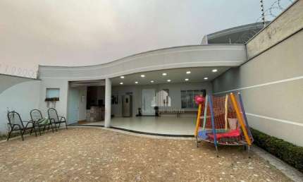 Casa à Venda no Terras de Santa Bárbara – Alto Padrão e Pronta para Morar!
