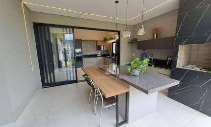 Casa Térrea em Condomínio – 3 Dorms, 300m² – Nova Odessa/SP por R$ 1.250.000