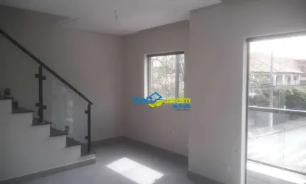 Sobrado com 3 dormitórios à venda, 128 m² por R$ 760.000,00 - Parque Jaçatuba - Santo André/SP