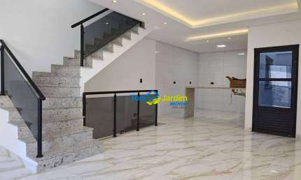 Sobrado com 3 dormitórios à venda, 150 m² por R$ 790.000,00 - Vila Camilópolis - Santo André/SP