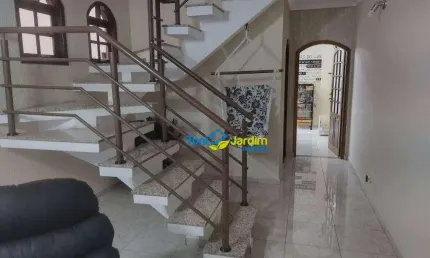 Sobrado com 3 dormitórios à venda, 255 m² por R$ 595.000,00 - Parque Gerassi - Santo André/SP