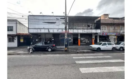 Loja Galpão para uso comercial em São Cristóvão, excelente ponto comercial