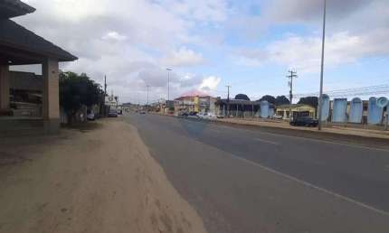 Sala comercial para alugar na Rodovia Amaral Peixoto, 106, Balneário das Conchas, São Pedro da Aldeia