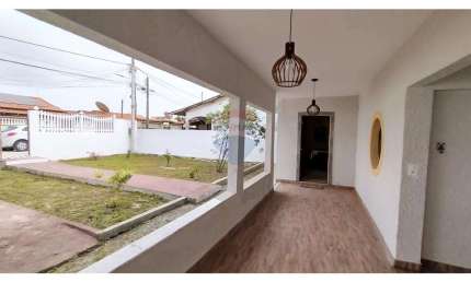 Casa à venda com 3 quartos (2 suítes) em Iguaba Grande - RJ.