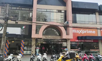 Prédio com 2 salas para alugar na Avenida Brasil, Zona 01, Maringá