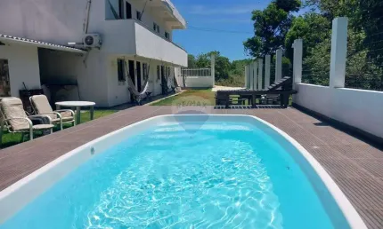 Casa pousada em meio à natureza a 400 metros do mar