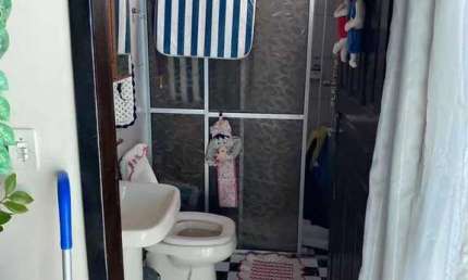 Casa com 5 dormitórios sendo 1 suíte e 2 vagas de garagem em Penha-SC
