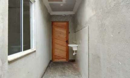 Casa com 2 dormitórios e 1 vaga de garagem no Bairro Cidade Industrial em Curitiba