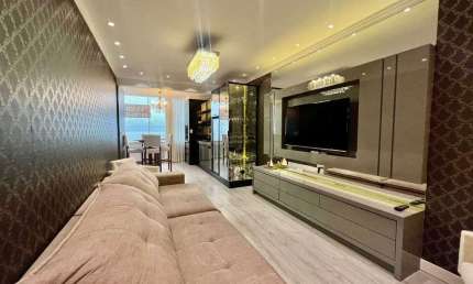 Apartamento frente mar, finamente mobiliado com 3 suítes e 2 vagas no Centro de Balneário Camboriú