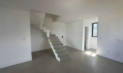 Duplex nova com 3 suítes e 2 vagas de garagem na brava