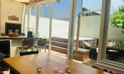 Casa com 3 quartos e 2 vagas no Bairro Ariribá - Balneário Camboriú
