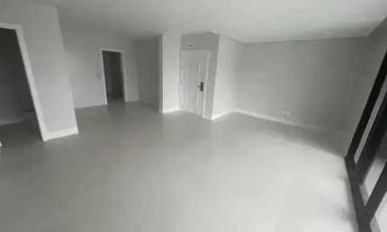 Apartamento com 4 dormitórios sendo 2 suítes, 3 vagas de garagem, no Centro de  Balneário Camboriú