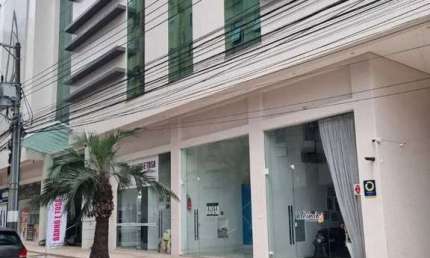Sala comercial em rua reta ao mar no Centro de Balneário Camboriú