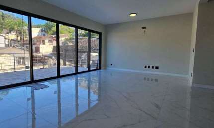 Casa à Venda,184m2,3 Suítes, 2 Vagas - Trindade, Florianópolis, SC