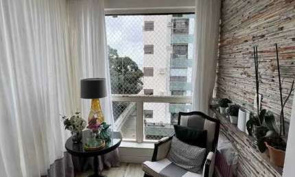 Apartamento com 3 dormitórios sendo 1 suíte e 2 vagas em Coqueiros - Florianópolis