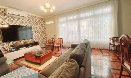 Casa à Venda, 06 Dormitórios(2 suítes), 165m2, Vaga,  Trindade - Florianópolis/SC
