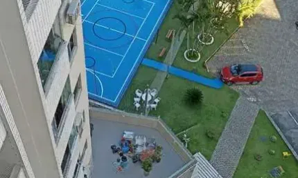 Apartamento Semi-Mobiliado com 1 dormitório e 1 vaga no Bairro Pioneiros em Balneário Camboriú