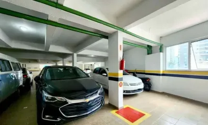 Apartamento mobiliado com 3 suítes e 2 vagas de garagem em Balneário Camboriú