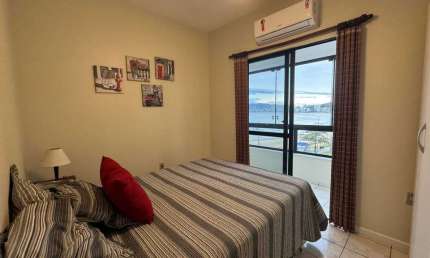 Apartamento Frente Mar com 4 Dormitórios sendo 2 Suítes e 2 Vagas Mobiliado no Centro em Itapema