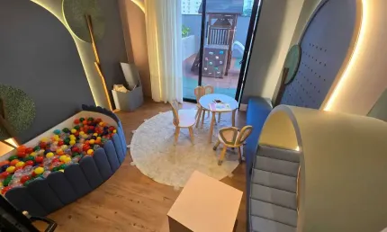 Apartamento com 3 suítes, 3 vagas de garagem vista mar no Centro de Itapema