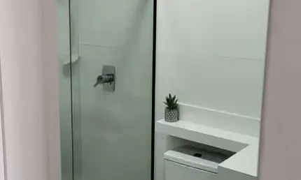 Apartamento com 2 dormitórios sendo 1 suíte e 2 vagas de garagem no bairro são judas em itajaí - sc