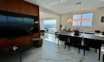 Apartamento quadra mar com 3 suítes e 3 vagas de garagem na barra sul em balneário camboriú