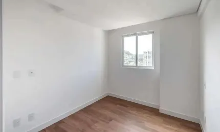 Apartamento com 3 quartos e 2 vagas de garagem na Praia Brava