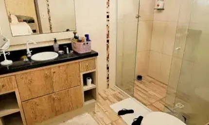 Casa Tipo Sobrado com Edícula, 5 dormitórios sendo 1 suíte e 2 vagas no Cordeiros em Itajaí