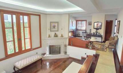 Casa à Venda  com 346 m², 6 Dormitórios, 3 Suítes, Córrego Grande, Florianópolis/SC