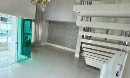Apartamento com 3 suítes no Centro de Balneário Camboriú