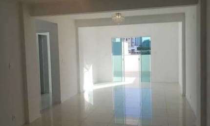 Apartamento com 2 dormitórios sendo 1 suíte, com 2 vagas de garagem nas Nações em Balneário Camboriú