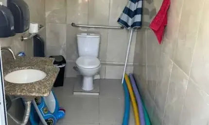 Casa com 5 dormitórios e 2 vagas na Praia dos Amores - Balneário Camboriú
