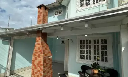 Casa com 2 dormitórios sendo 1 suite e 1 vaga de garagem no bairro São Vicente em Itajaí