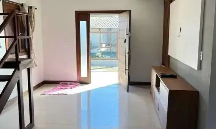 Casa Mobiliada com 3 dormitórios sendo 1 suíte e 2 vagas no Bairro Arroio Teixeira em Capão da Canoa