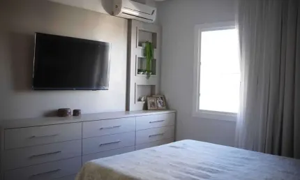 Casa finamente mobiliada e equipada de 3 andares com elevador em localização privilegiada em Itajaí