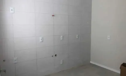 Casa com 3 dormitórios sendo 1 suíte, 2 vagas de garagem no Centro de Balneário Piçarras