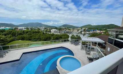 Apartamento diferenciado, vista mar e vista rio com piscina e jacuzzi privativas