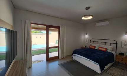 Casa em condomínio com 3 dormitórios sendo 2 suítes a 7 min da praia e Porto Seguro, Bahia.