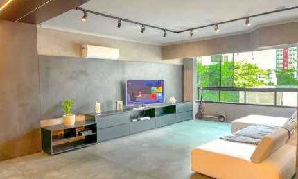 Apartamento com 3 dormitórios sendo 1 suíte e 2 vagas de garagem no Centro em Balneário Camboriú