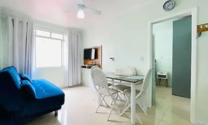 Apartamento mobiliado com 1 suíte e 1 vaga de garagem a 280m da Praia na Barra Norte