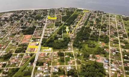 Terreno limpo e cercado com 300m2 apenas a 1000 metros do mar em Itapoá