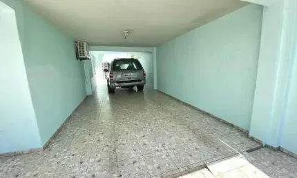 Casa com 4 dormitórios sendo 1 suíte e 5 vagas de garagem com piscina privativa - Balneário Camboriú