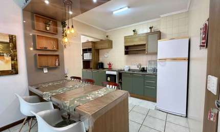 Apartamento Quadra Mar! Com 2 dormitórios e 1 vaga de garagem no Centro de Balneário Camboriú